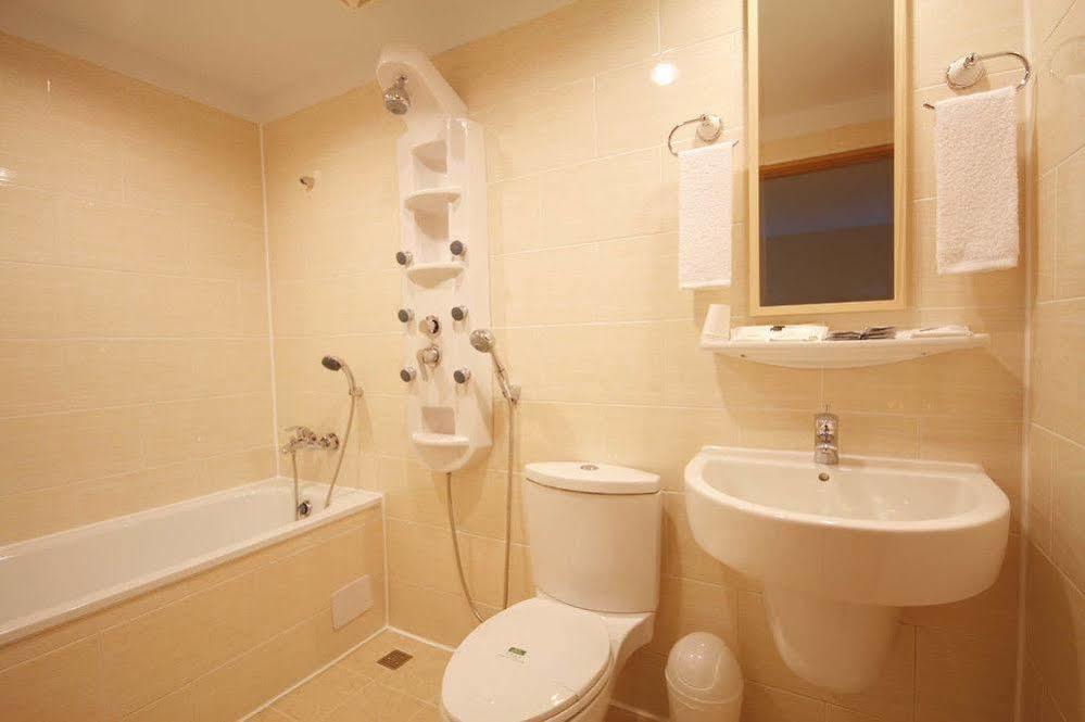 Kindness Hotel - Tainan Minsheng Exterior photo